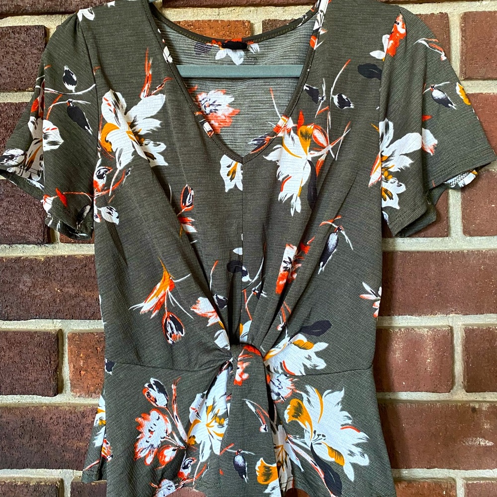 This & More Juniors Top